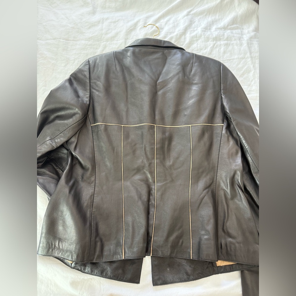 AKRIS Leather Single Button Blazer EUC C000 - Picture 8 of 10